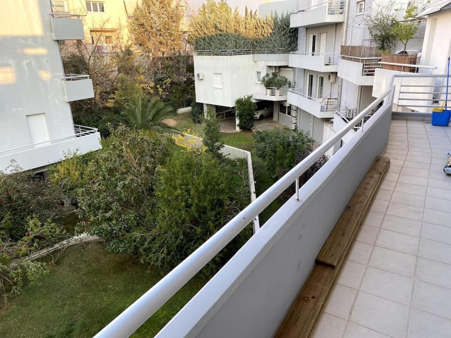 Spacious And Sunkissed 3Br & 2 Bathrooms Apartment Athen Eksteriør billede