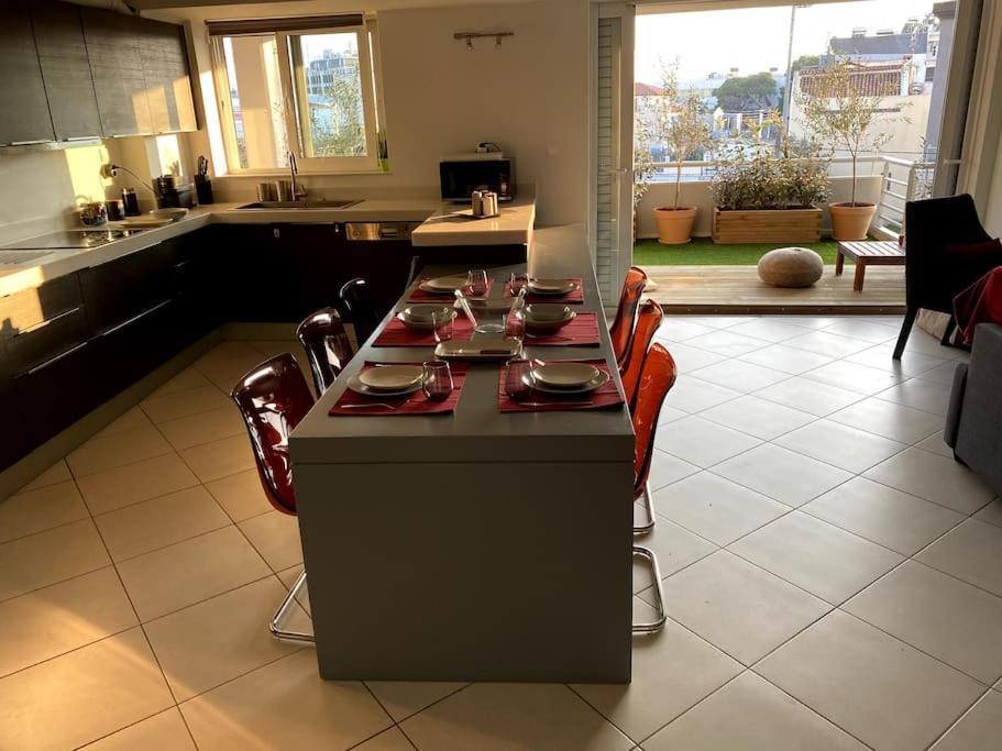 Spacious And Sunkissed 3Br & 2 Bathrooms Apartment Athen Eksteriør billede
