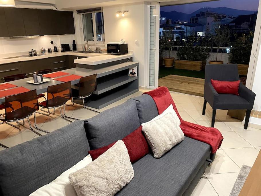 Spacious And Sunkissed 3Br & 2 Bathrooms Apartment Athen Eksteriør billede
