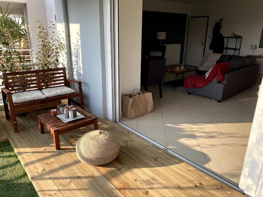 Spacious And Sunkissed 3Br & 2 Bathrooms Apartment Athen Eksteriør billede