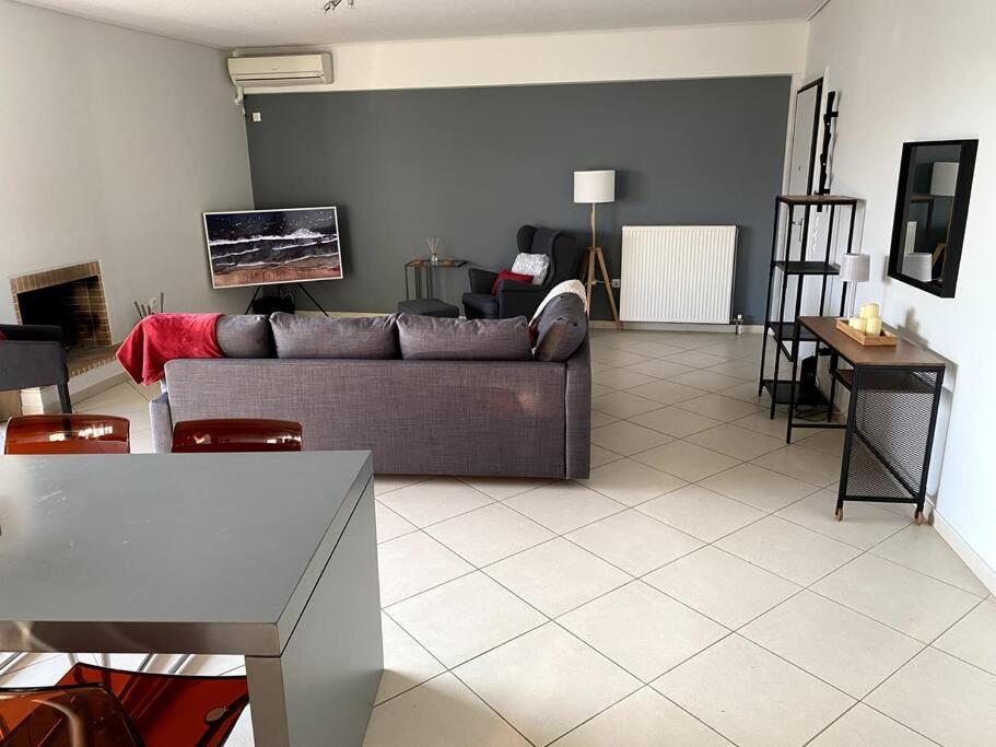 Spacious And Sunkissed 3Br & 2 Bathrooms Apartment Athen Eksteriør billede