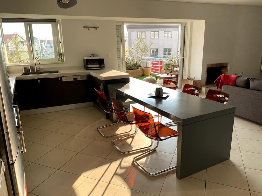 Spacious And Sunkissed 3Br & 2 Bathrooms Apartment Athen Eksteriør billede