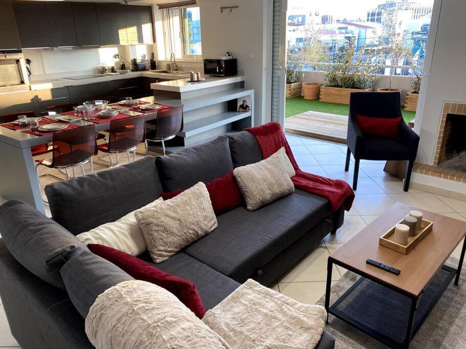 Spacious And Sunkissed 3Br & 2 Bathrooms Apartment Athen Eksteriør billede