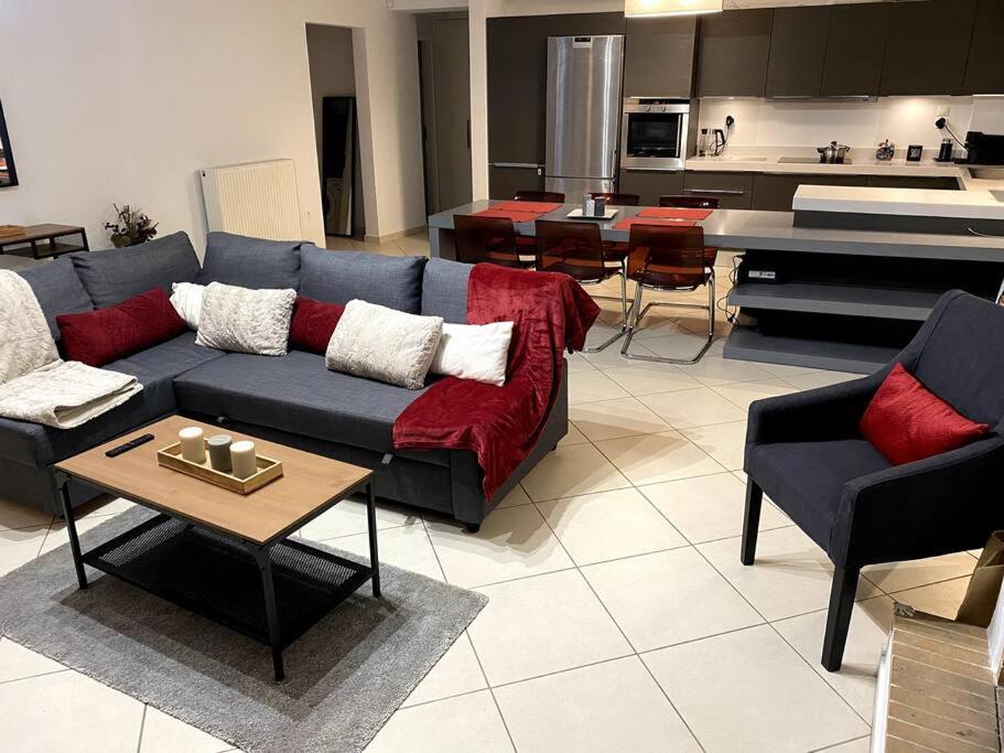 Spacious And Sunkissed 3Br & 2 Bathrooms Apartment Athen Eksteriør billede