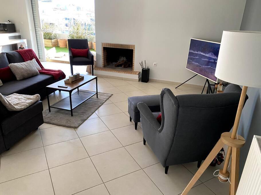 Spacious And Sunkissed 3Br & 2 Bathrooms Apartment Athen Eksteriør billede