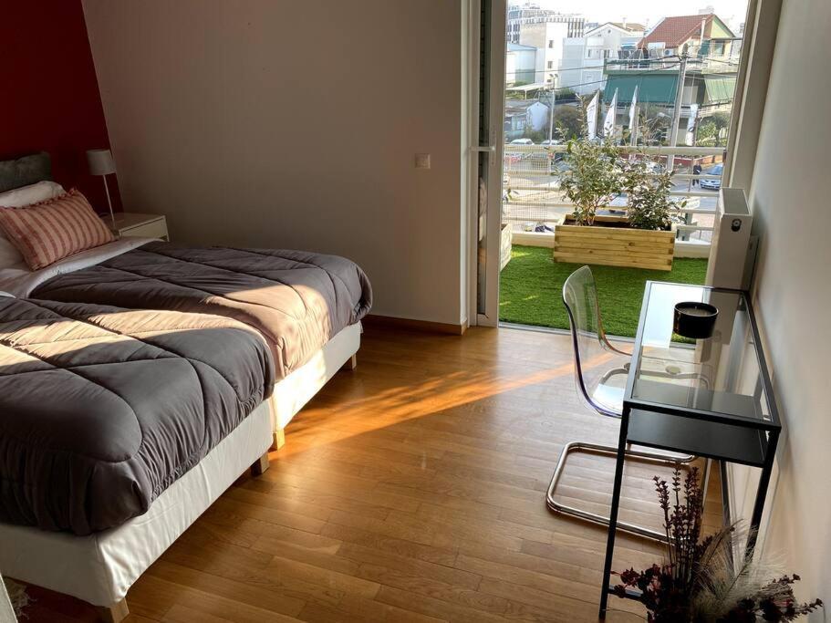 Spacious And Sunkissed 3Br & 2 Bathrooms Apartment Athen Eksteriør billede