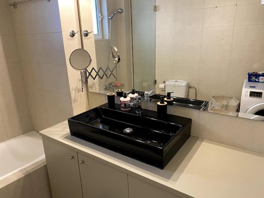 Spacious And Sunkissed 3Br & 2 Bathrooms Apartment Athen Eksteriør billede