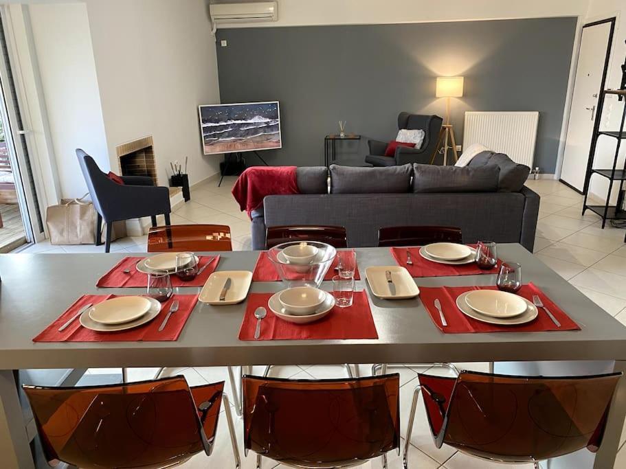 Spacious And Sunkissed 3Br & 2 Bathrooms Apartment Athen Eksteriør billede