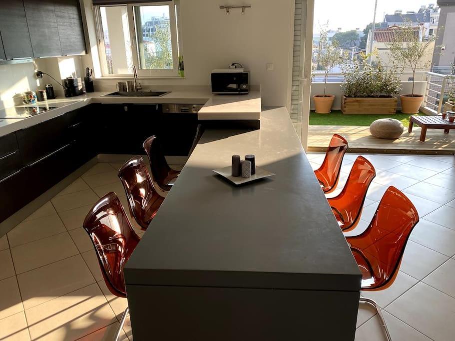 Spacious And Sunkissed 3Br & 2 Bathrooms Apartment Athen Eksteriør billede